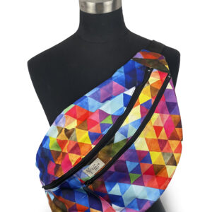 Riñonera UYARAK-colored triangles.