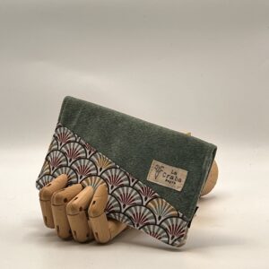 Tabaquera TAHO-abanicos geométricos verdes.