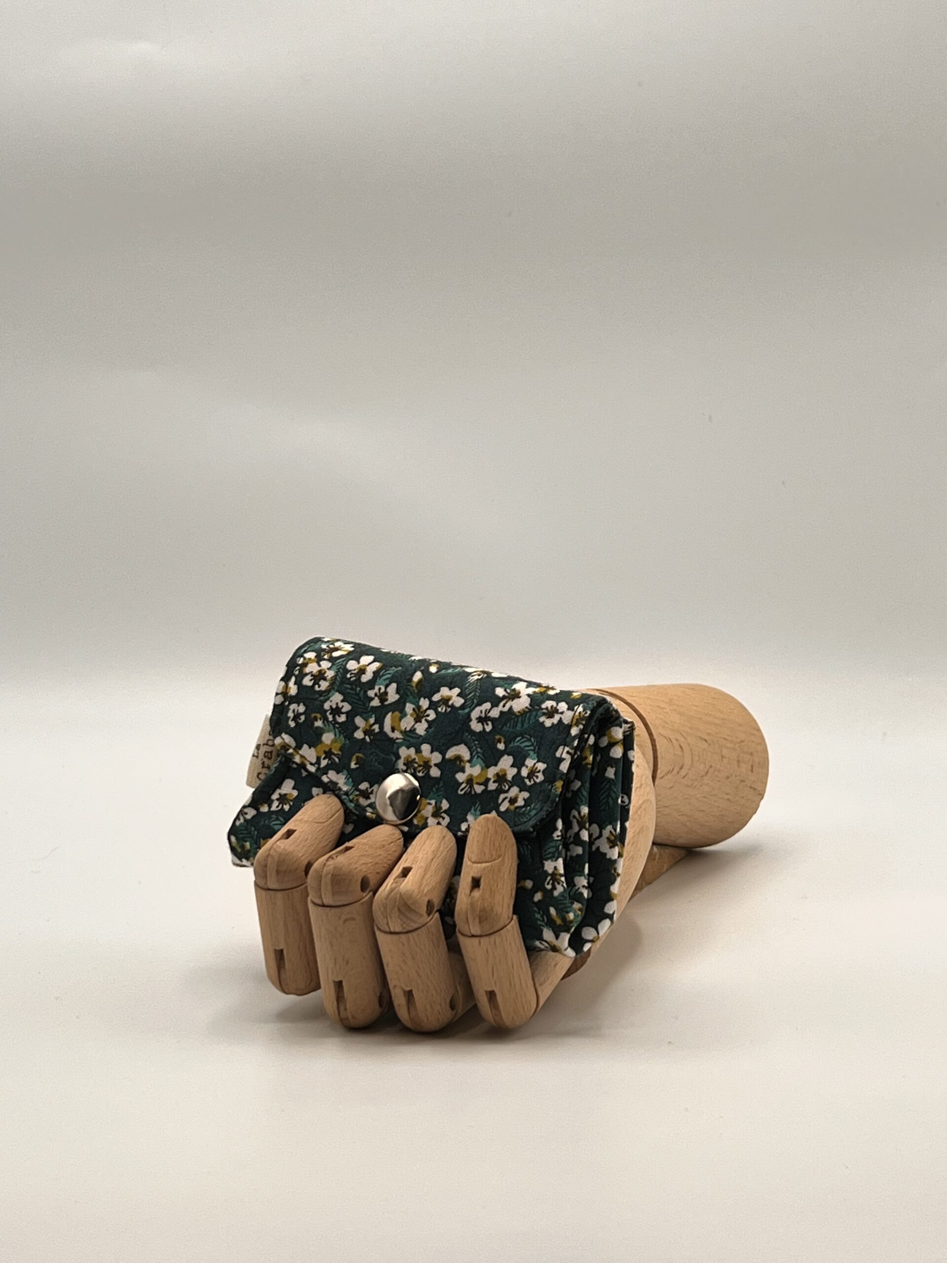 Monedero APONI-flor almendro verde.