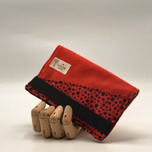 Tabaquera TAHO-Lunares negros y rojos.