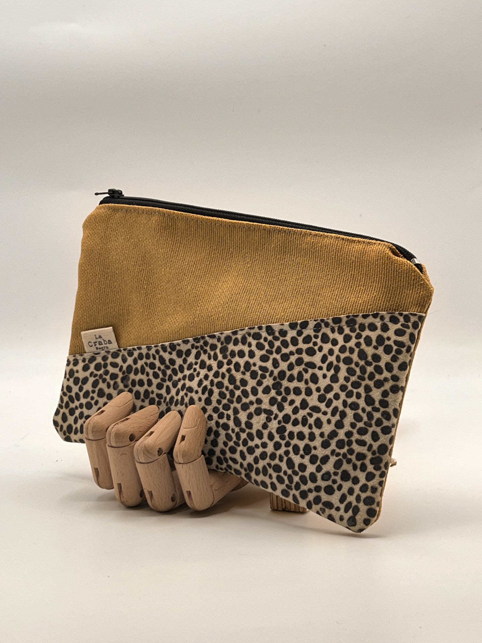 MONEDERO-NECESER-TIERRAU. Mostaza topo beig.