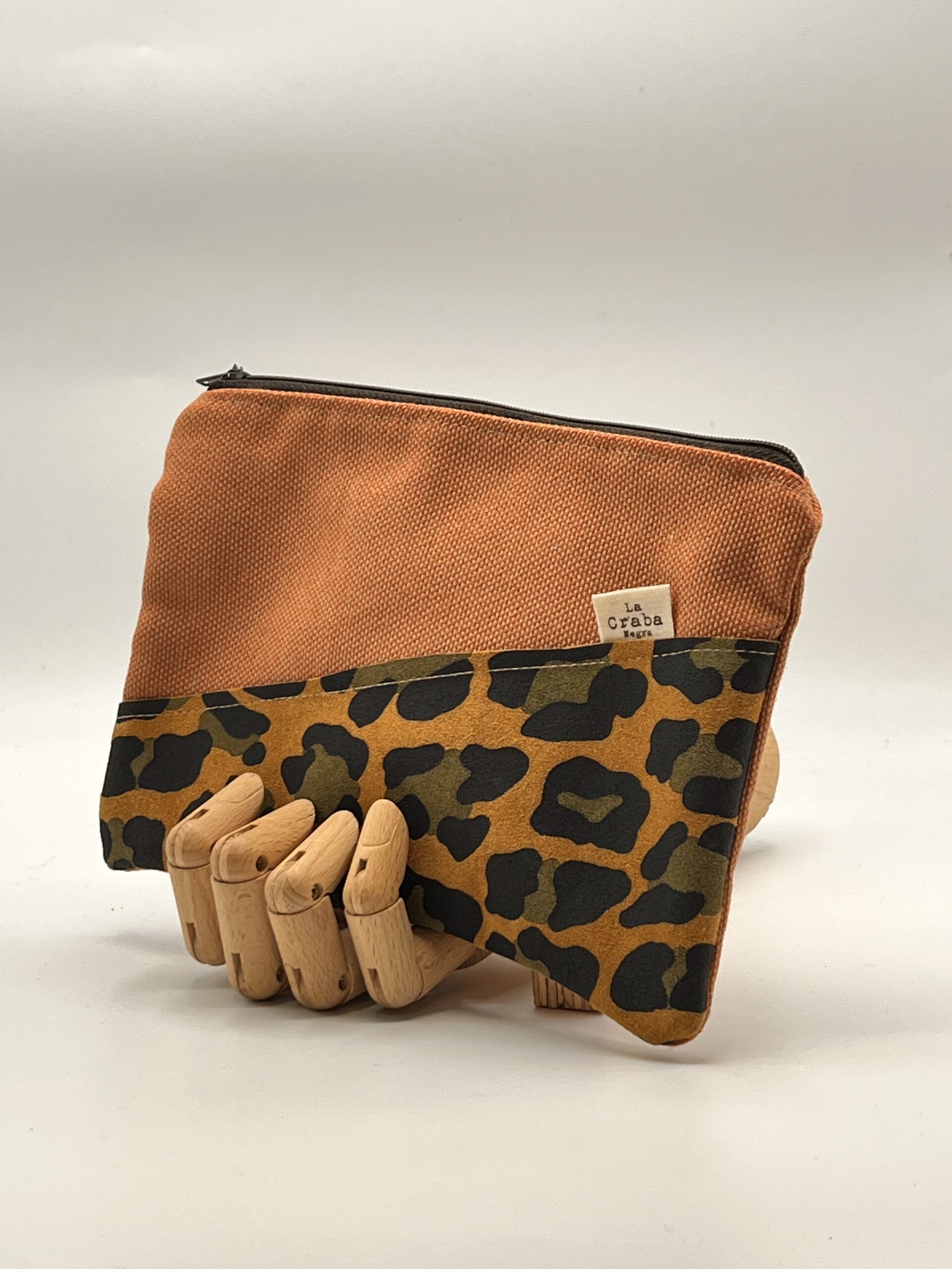 MONEDERO-NECESER-TIERRAU. Teja leopardo mostaza.