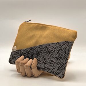 MONEDERO-NECESER-TIERRAU. Mostaza topo gris.