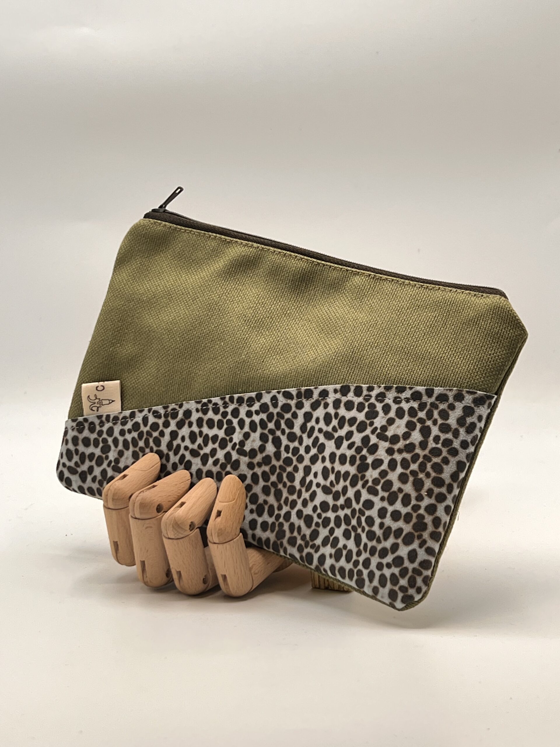 MONEDERO-NECESER-TIERRAU. verde topo azul.