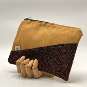 MONEDERO-NECESER-TIERRAU. Mostaza topos granate.