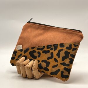 MONEDERO-NECESER-TIERRAU. Teja leopardo mostaza.