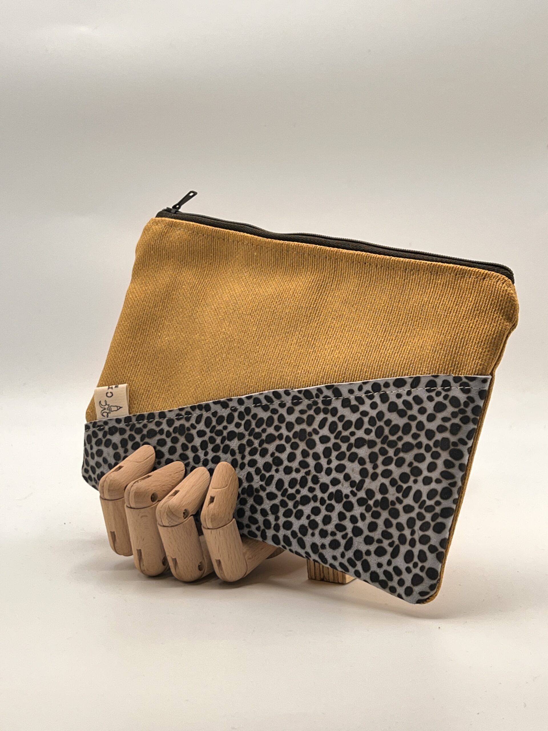 MONEDERO-NECESER-TIERRAU. Mostaza topo azul.